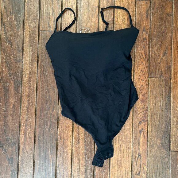 SKIMS NWT Smooth Lounge Bodysuit with Molded Cups in Black Size Medium - Picture 5 of 5